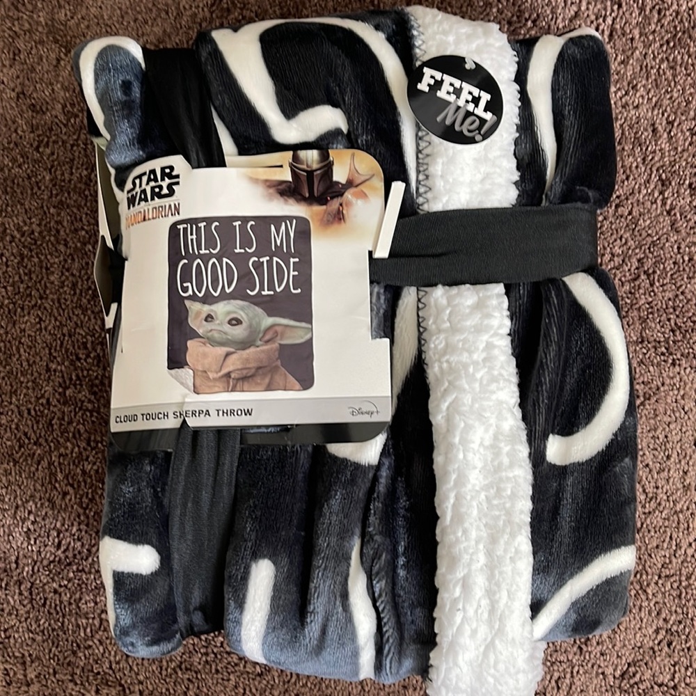 Brand New Baby Yoda Sherpa Throw